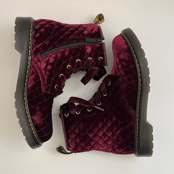 Dr. Martens 1460 Quilted Cherry Red Velvet Boots Women's 7 Grunge Vamp Vegan NEW - Picture 5 of 13